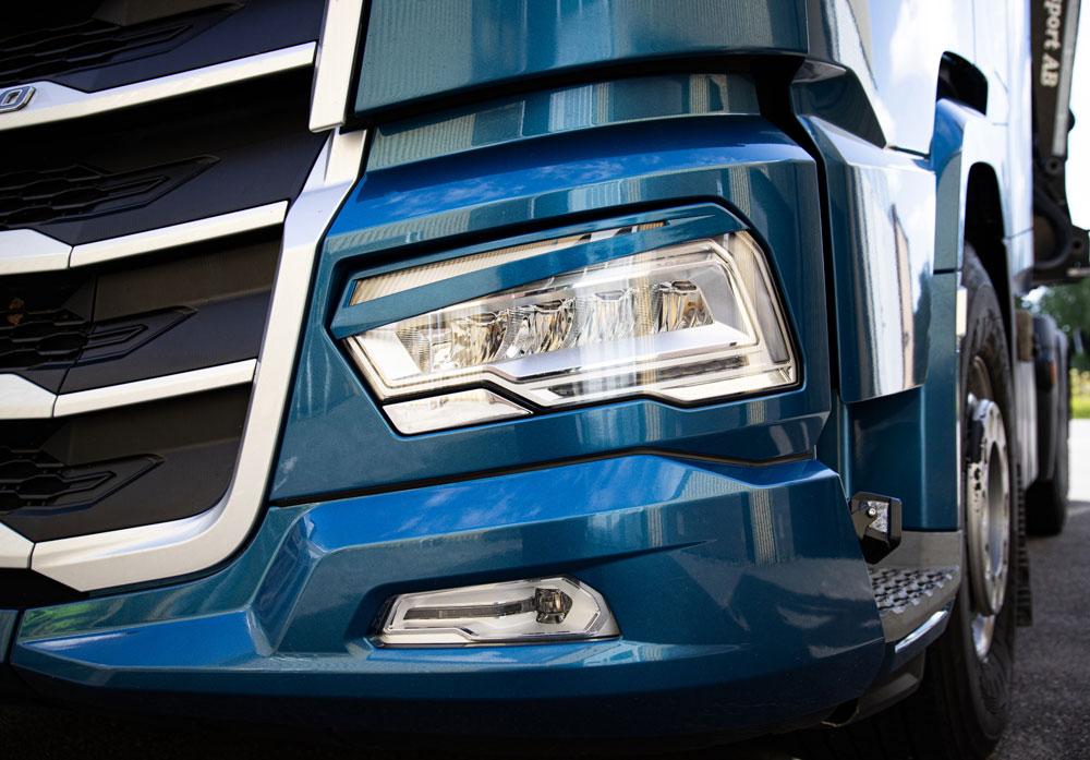 Eyelids custom look for DAF XG/XG+/XF