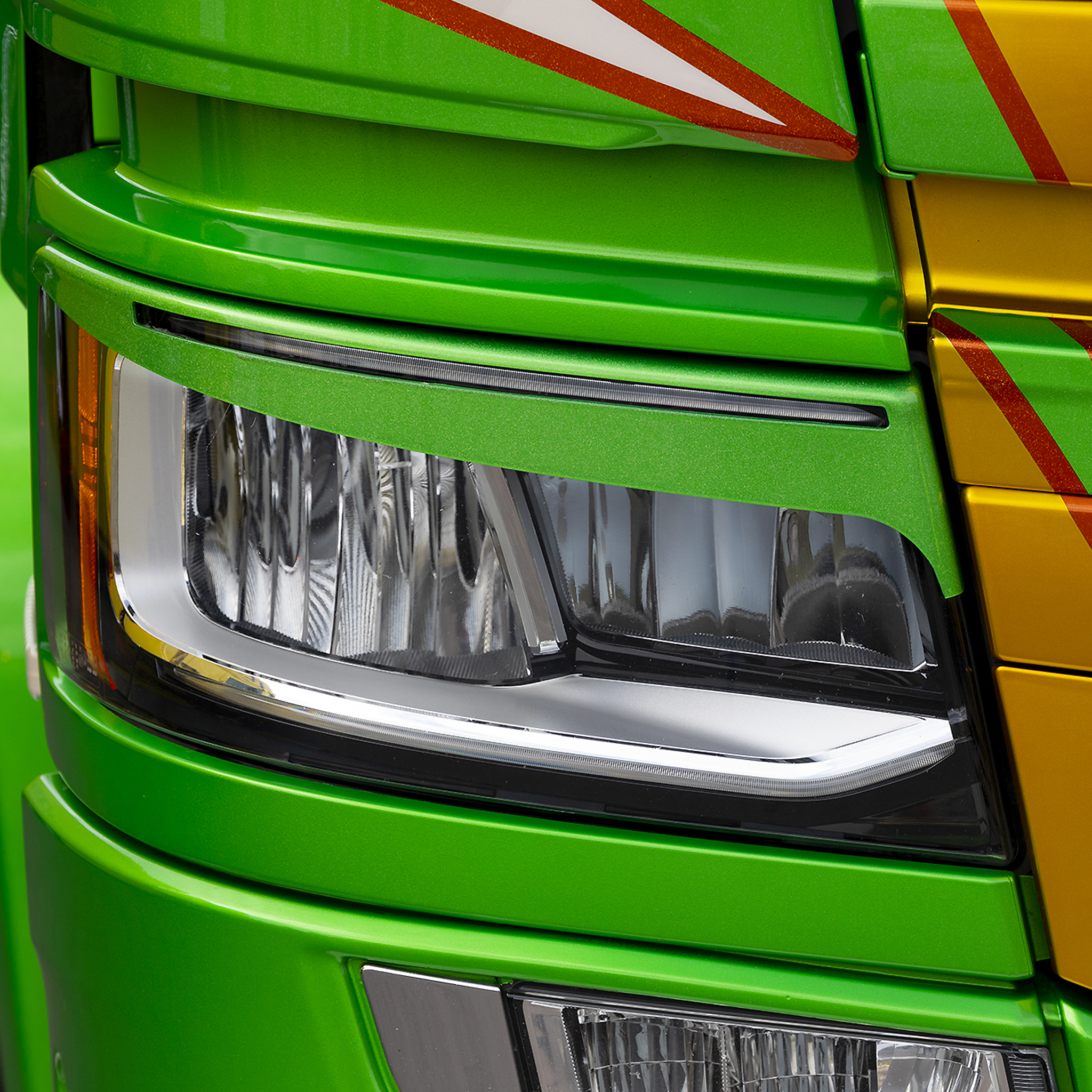 Eyelids Xenon/LED for Scania NG