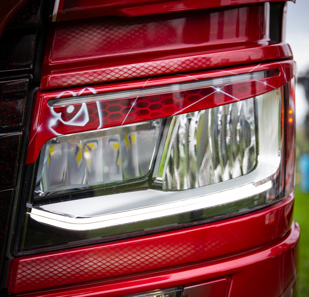 Eyelids Xenon/LED for Scania NG