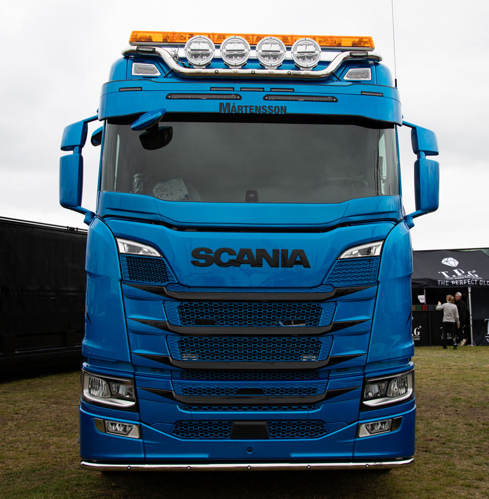 Sunvisor 35 cm for Scania NG prepared for - Lazer Linear 18 Elite 126W LED-bars