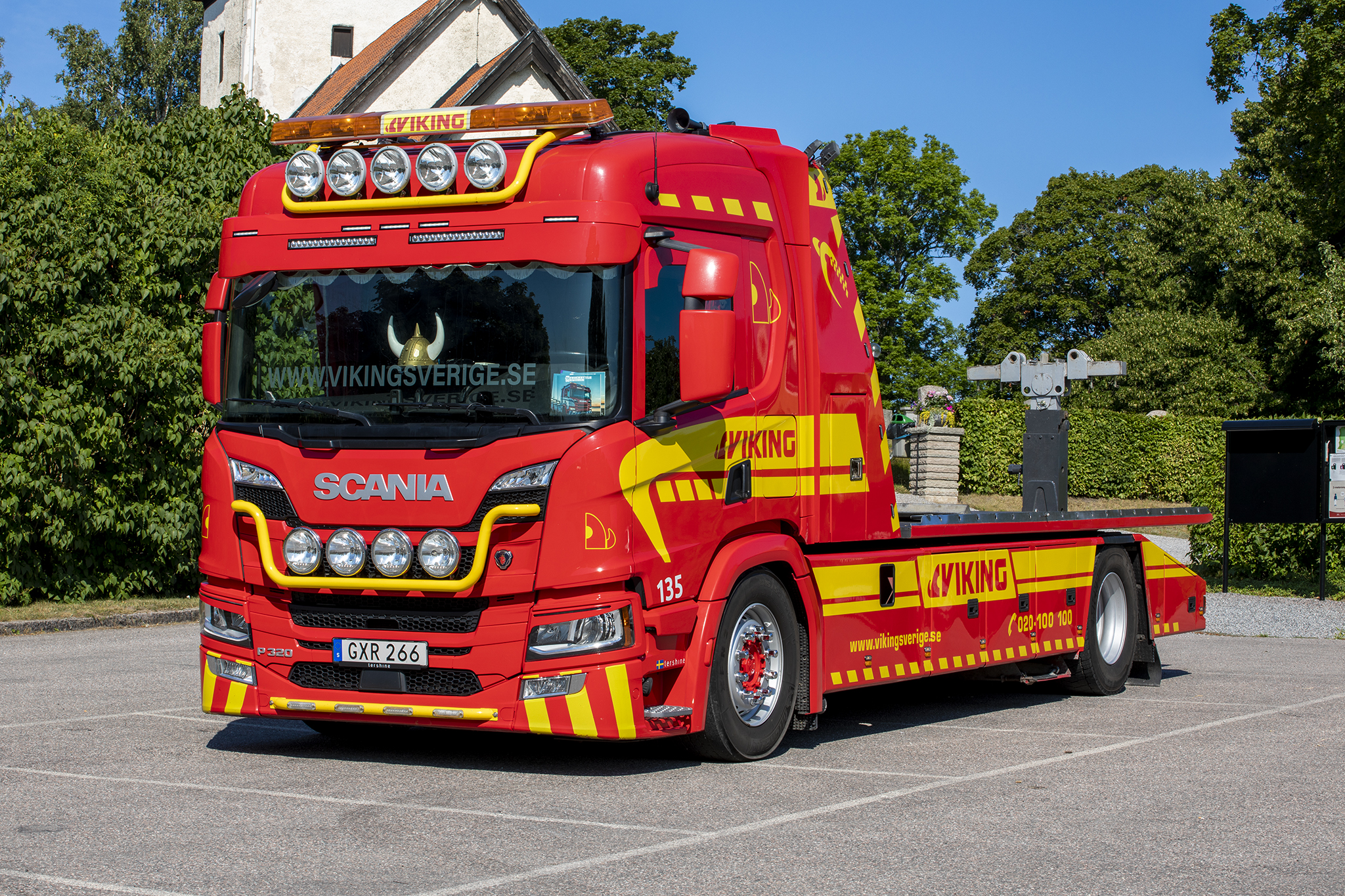 Sunvisor 35 cm for Scania NG Prepared for Vision X XPL Halo 21' 75W LED-bars