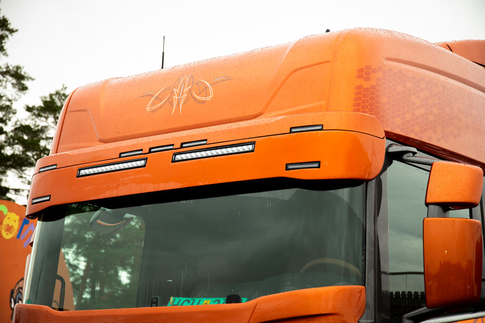 Sunvisor 35 cm for Scania NG with Vision X XPL Halo 21' 75W LED-bars