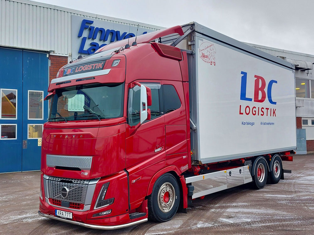Sunvisor for Volvo FH/FM 4/5 and FMX Prepared for Lazer Linear 18 Elite 126W LED-bars