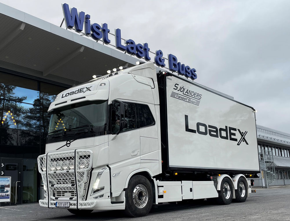 Sunvisor for Volvo FH/FM 4/5 and FMX Prepared for Lazer Linear 18 Elite 126W LED-bars