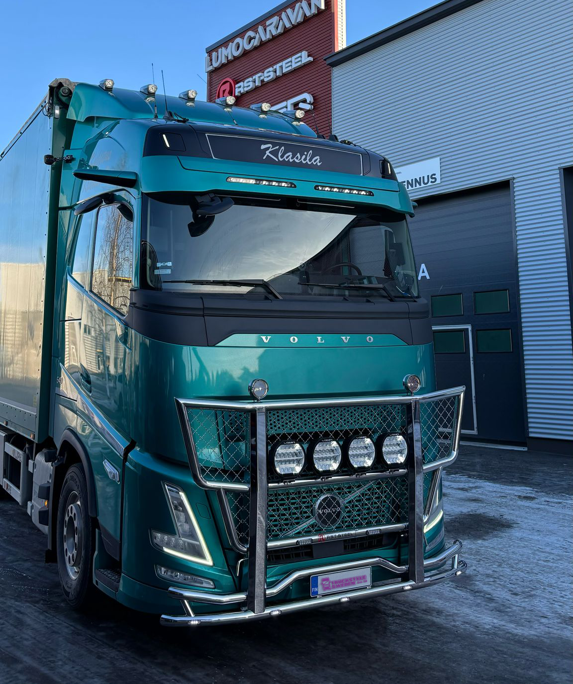 Sunvisor for Volvo FH/FM 4/5 and FMX Prepared for Lazer Linear 18 Elite 126W LED-bars