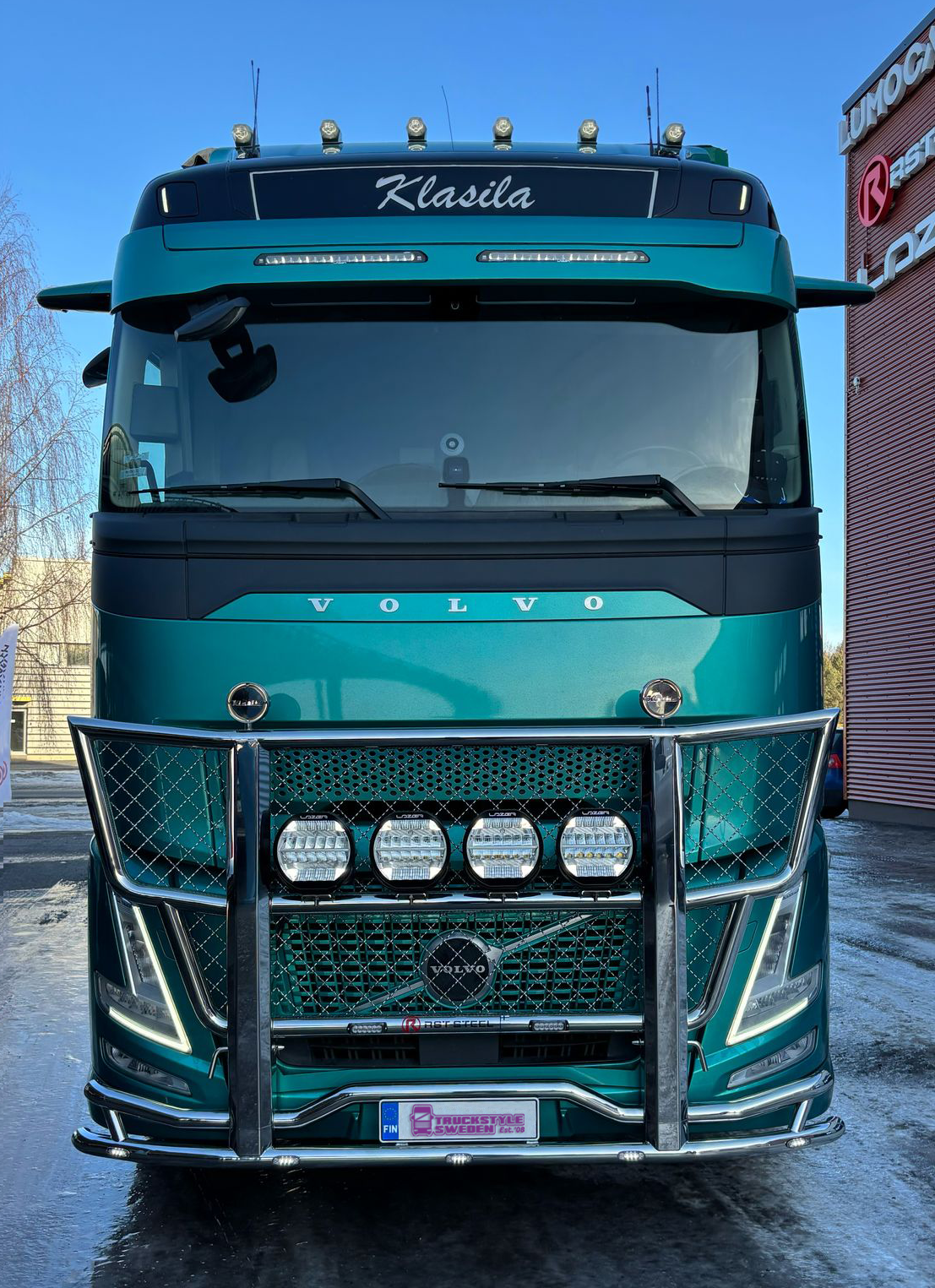 Sunvisor for Volvo FH/FM 4/5 and FMX Prepared for Lazer Linear 18 Elite 126W LED-bars