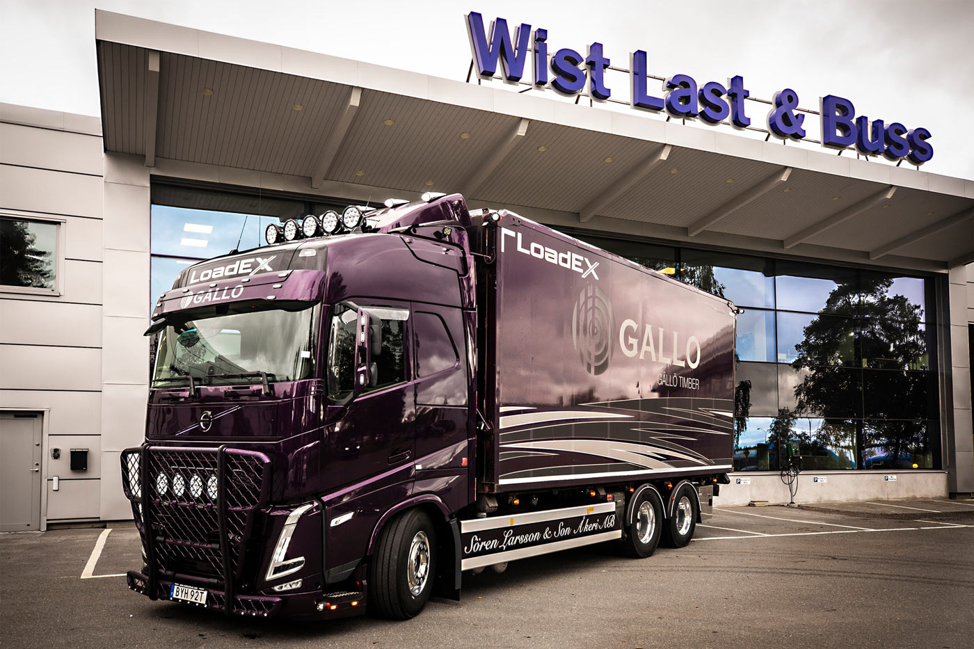Sunvisor for Volvo FH/FM 4/5 and FMX Prepared for Vision X XPL HALO 21' 75W LED-bars