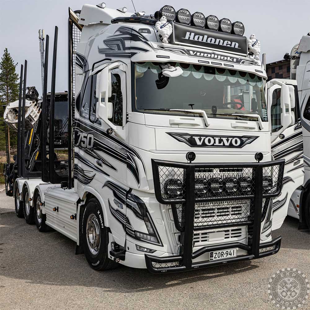 Sunvisor for Volvo FH/FM 4/5 and FMX Custom prep. for 5 pos.lights